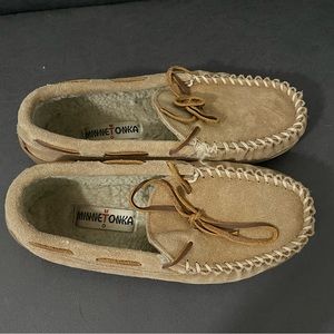 Minnetonka Slippers